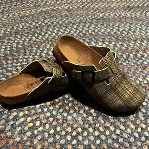 Women’s Plaid Slip-On Clogs with Buckle - size 38 (women’s size 7)